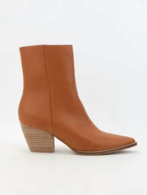 Arisa High Ankle Boots In Camel
