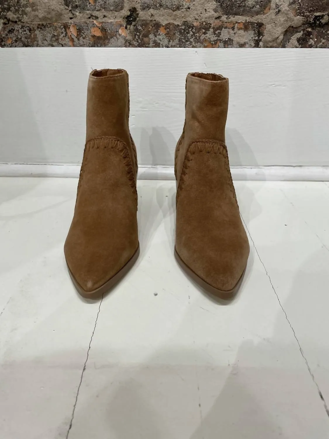 Refine Boot In Acorn