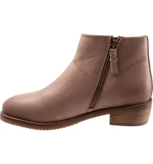 Roselle Ankle Bootie In Stone Leather