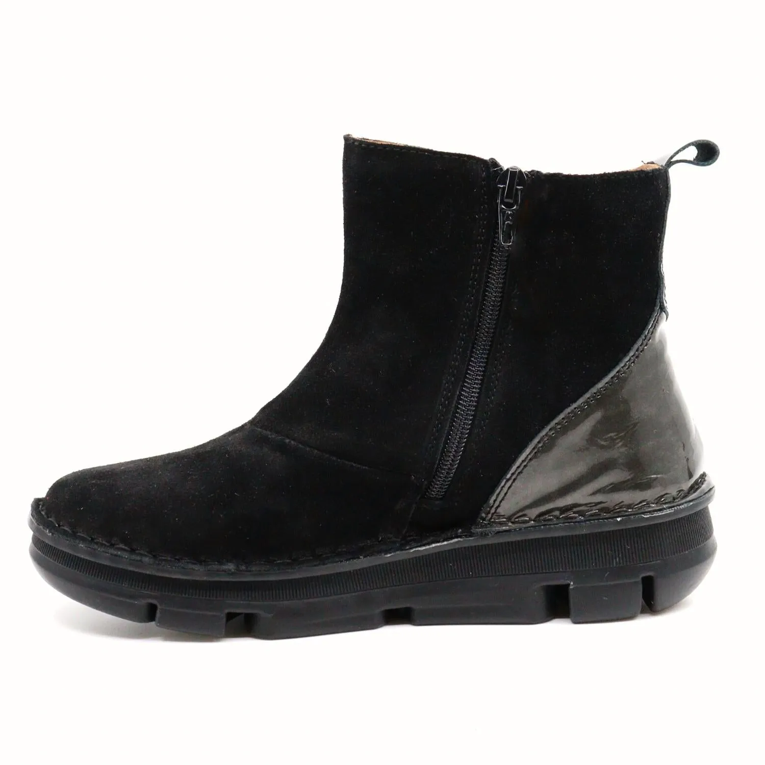 Touch Ribbon Boot In Black