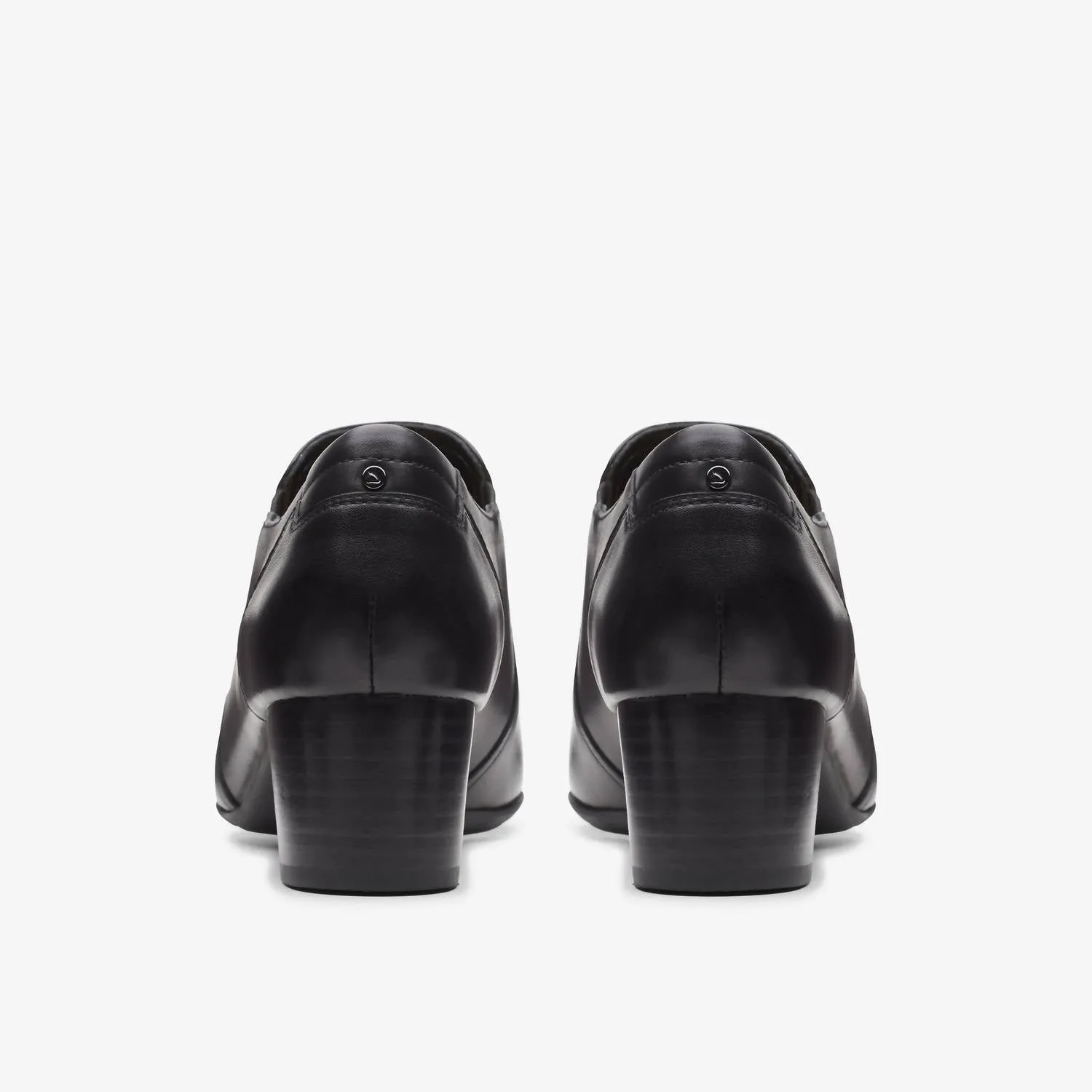 Women Linnae Way Slip-On Boots In Black Leather