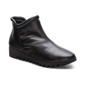 Women Zoey Boots In Black
