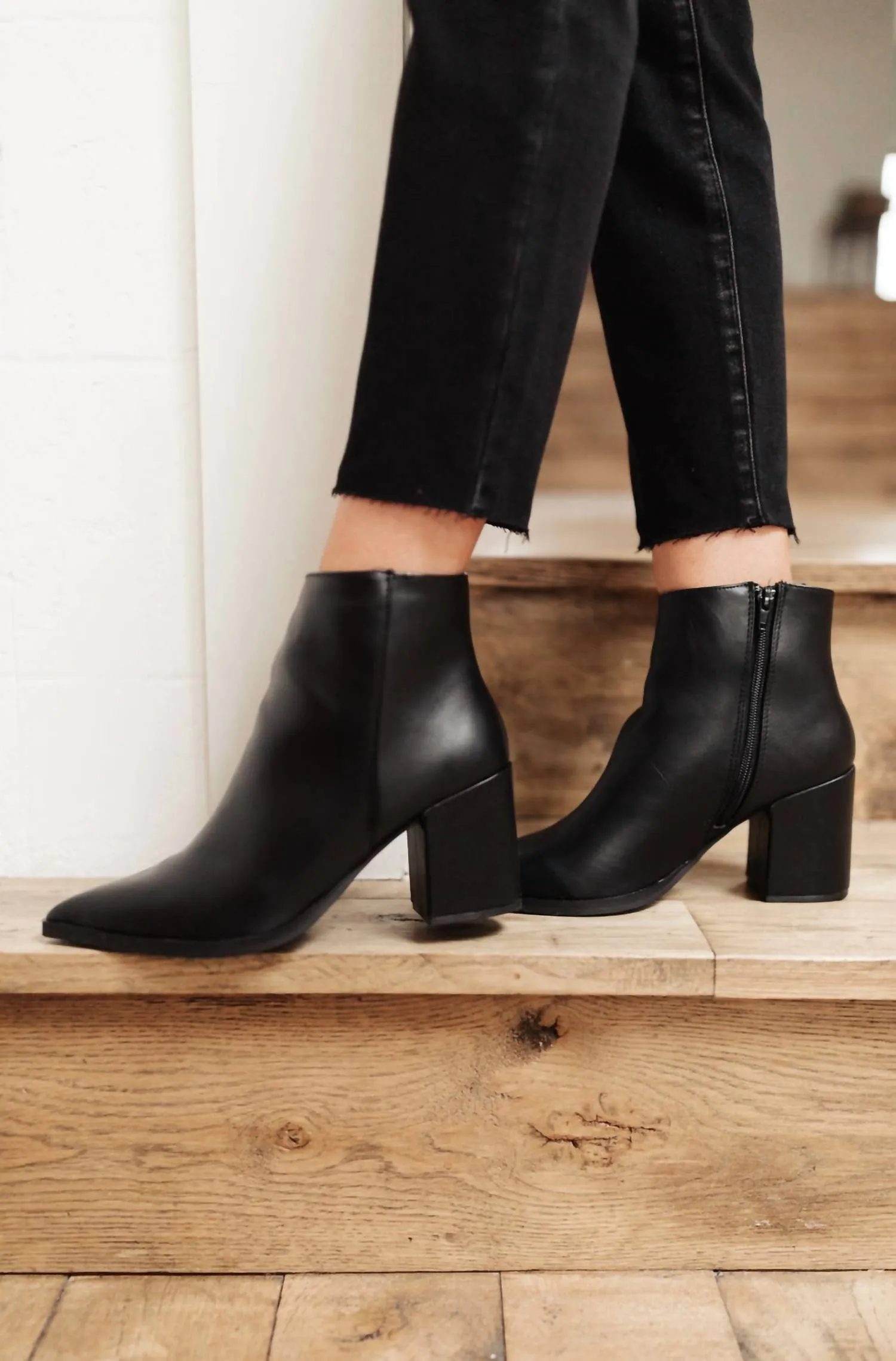 Women's Amari Ankle Boots In Black