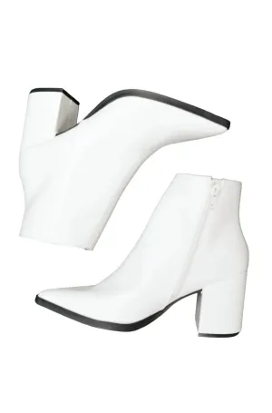 Women's Amari Ankle Boots In White