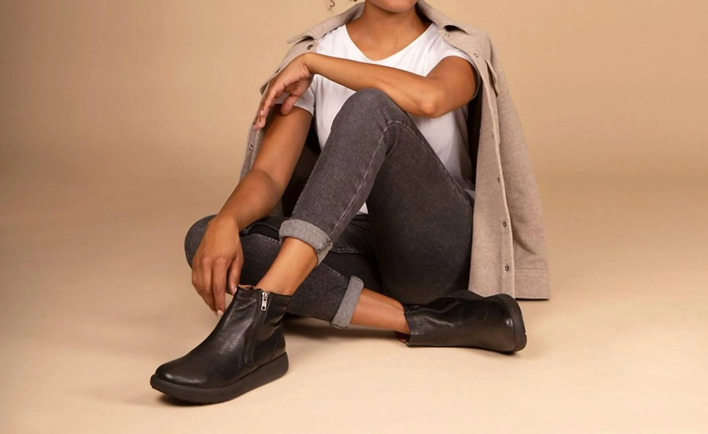Women's Bamford Walking Boots In Black