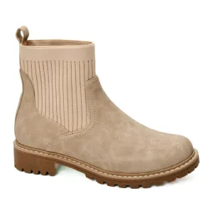Women's Cabin Fever Bootie In Caramel