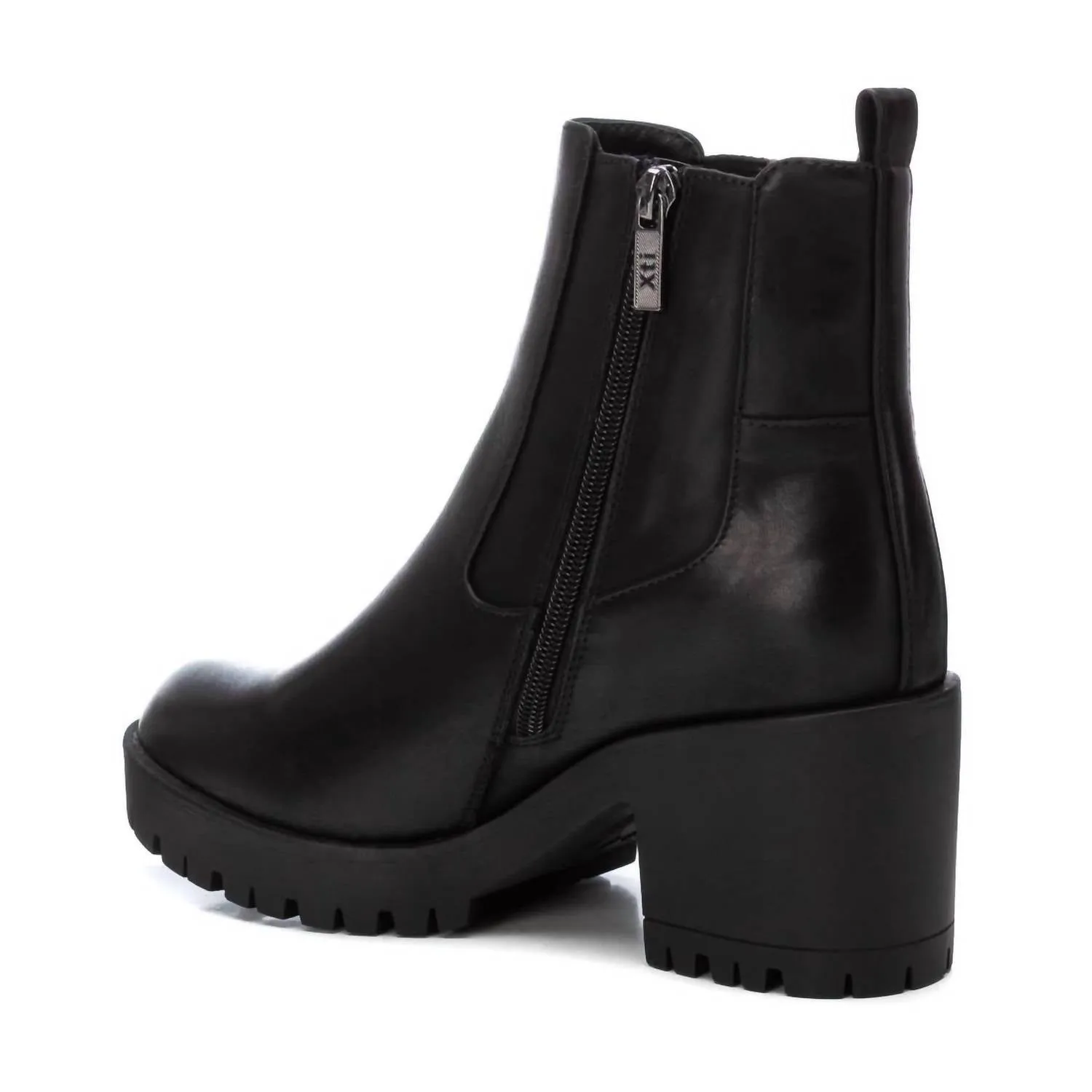 Women's Chelsea Booties In Black