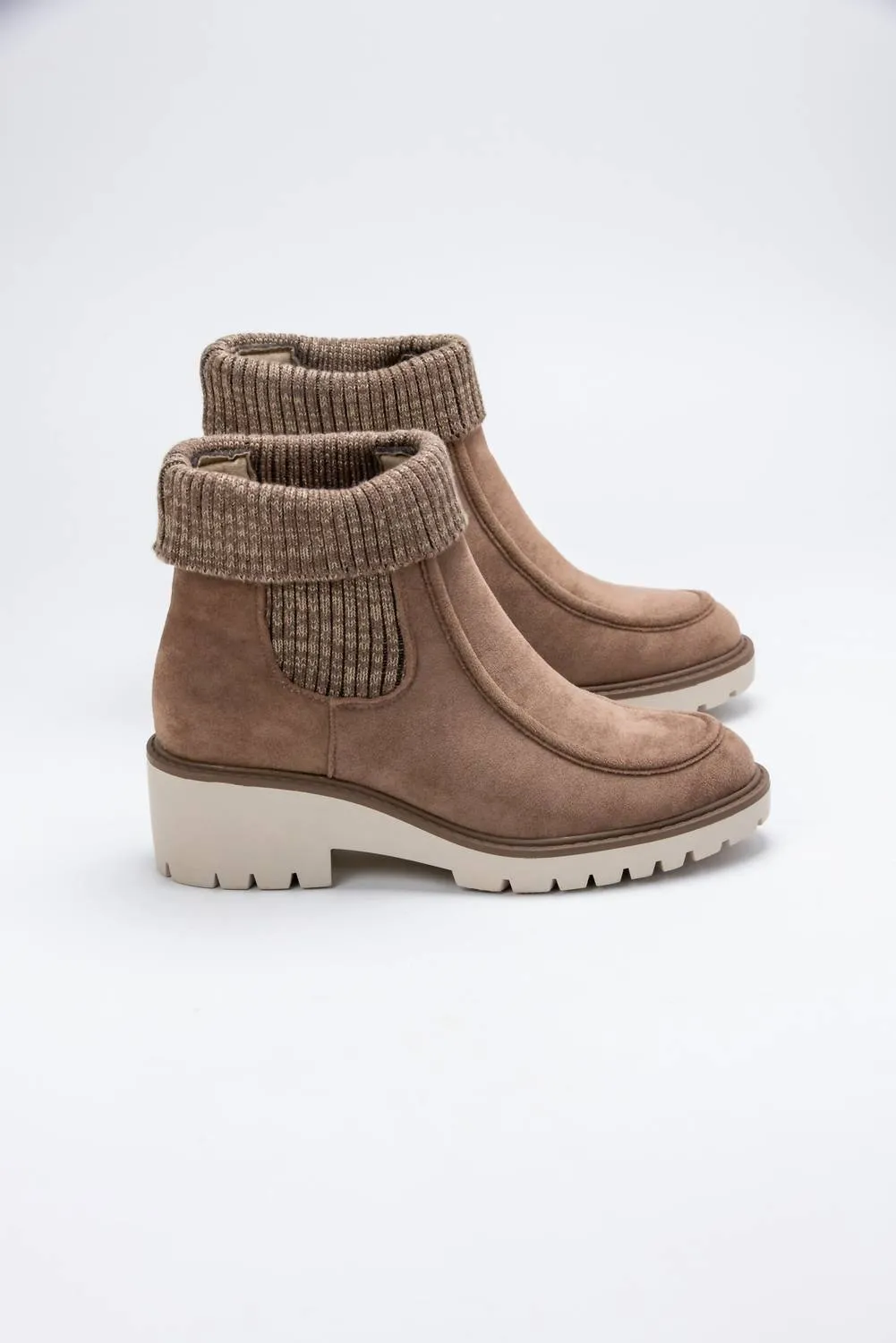 Women's Danielle Medium Smoosh Bootie In Taupe