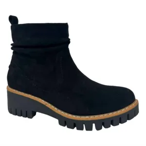 Women's Dashing Sueded Boot In Black