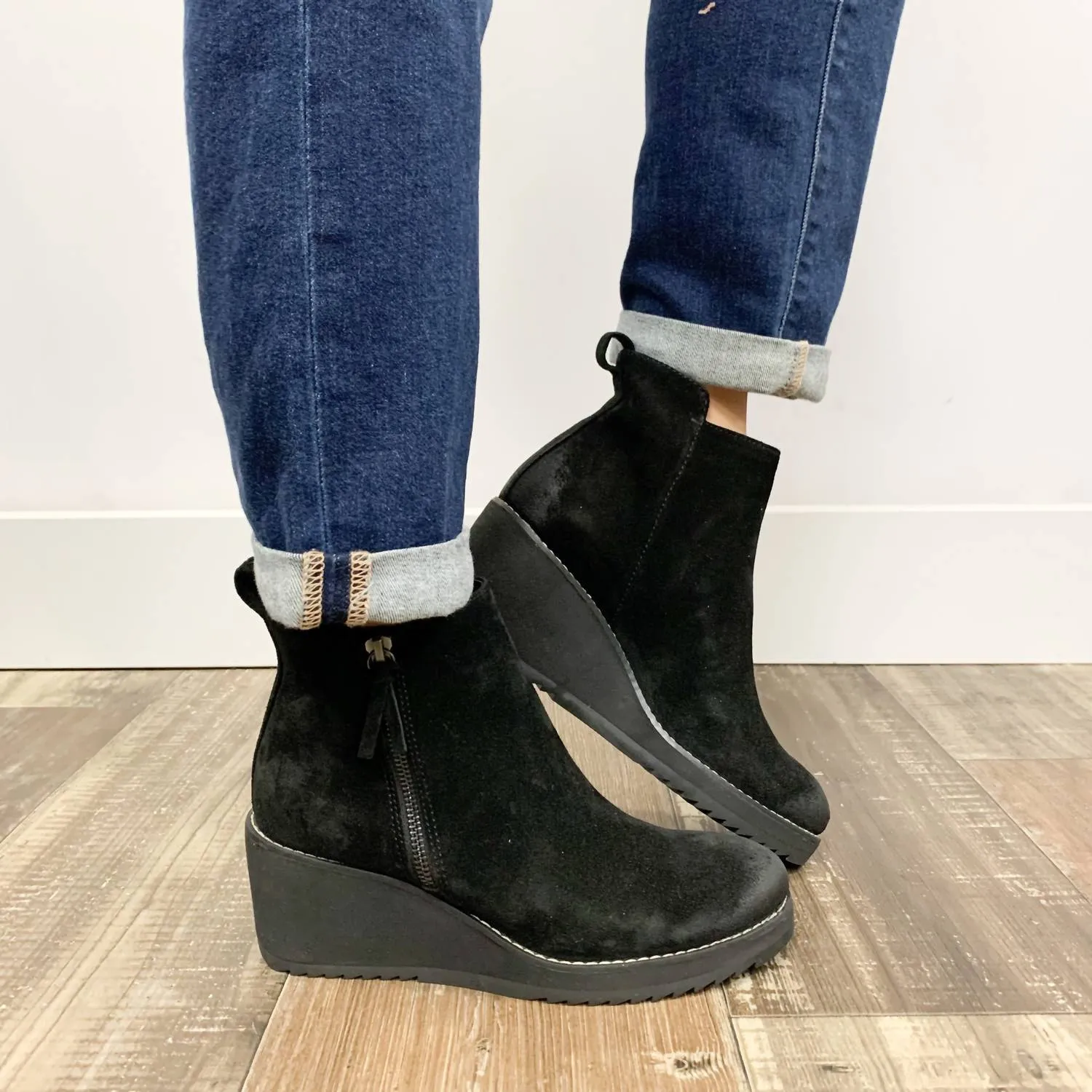 Women's Emeline Wedge Bootie In Black