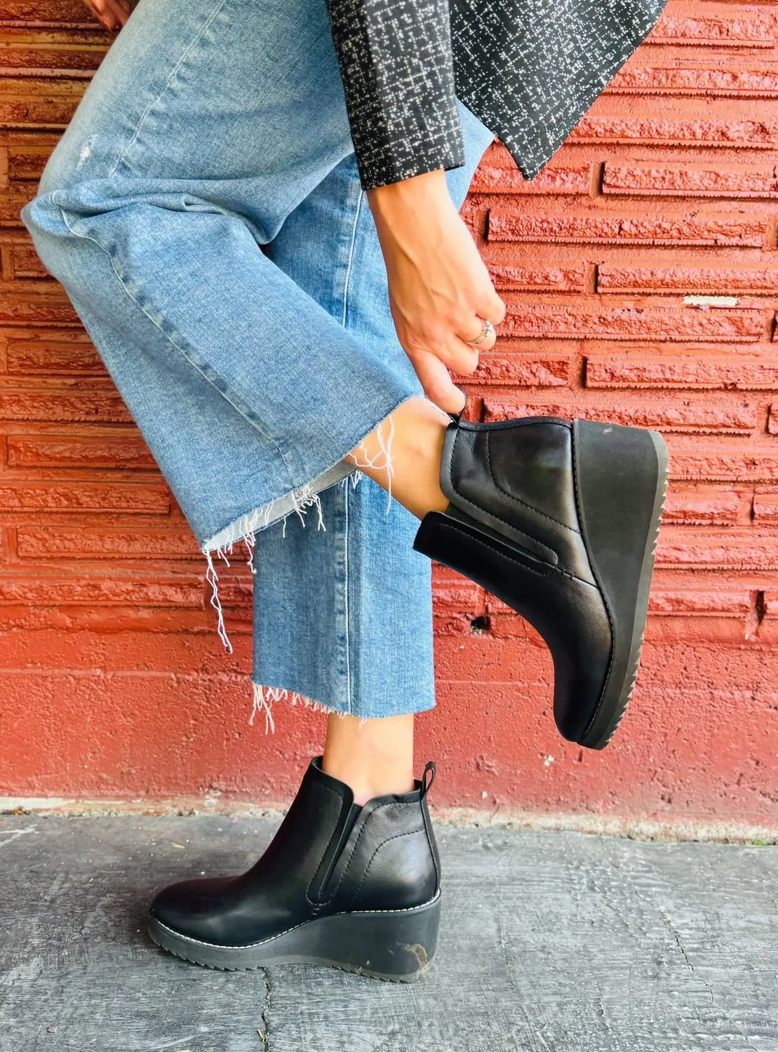 Women's Emeree Bootie In Black