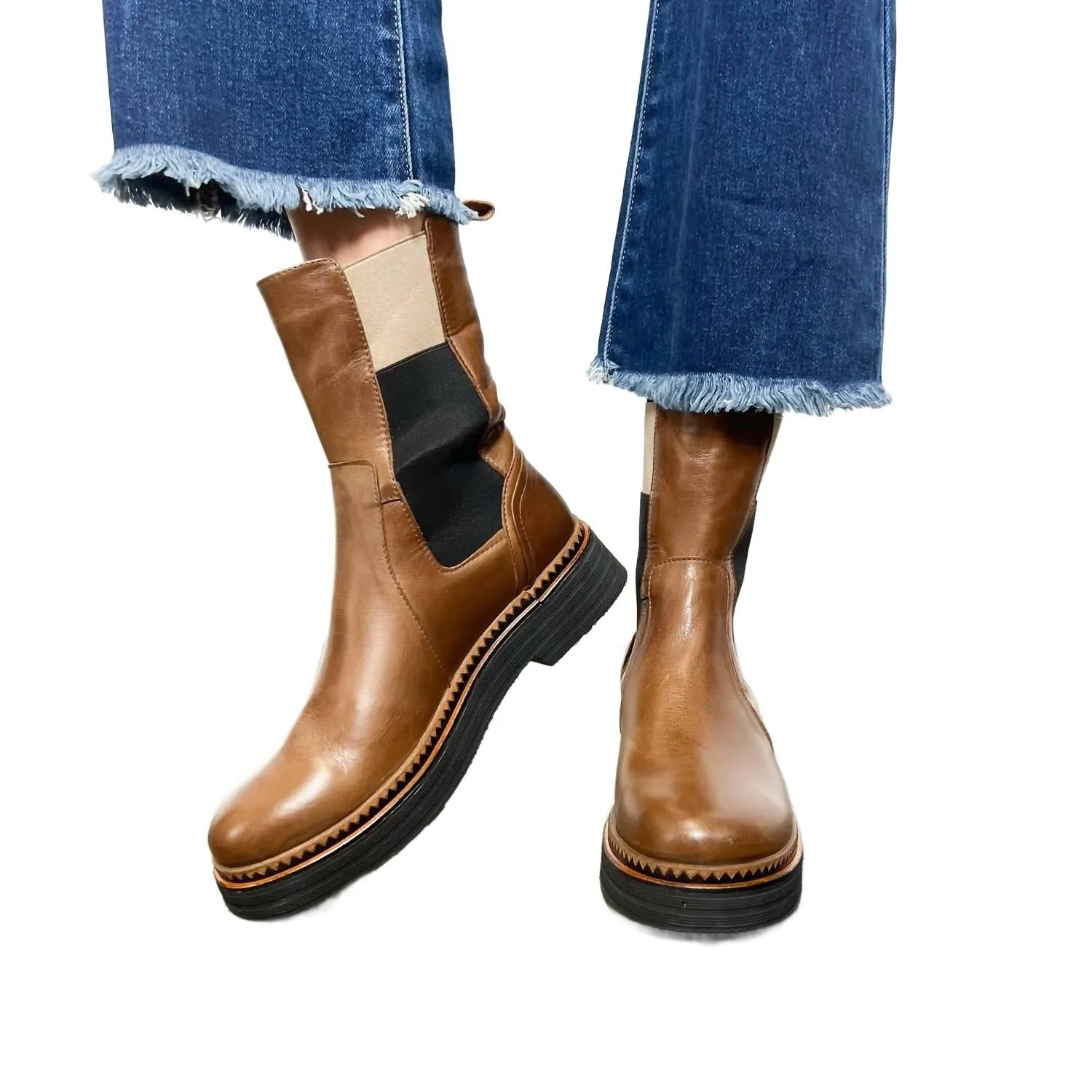 Women's Gizelle Boot In Taupe