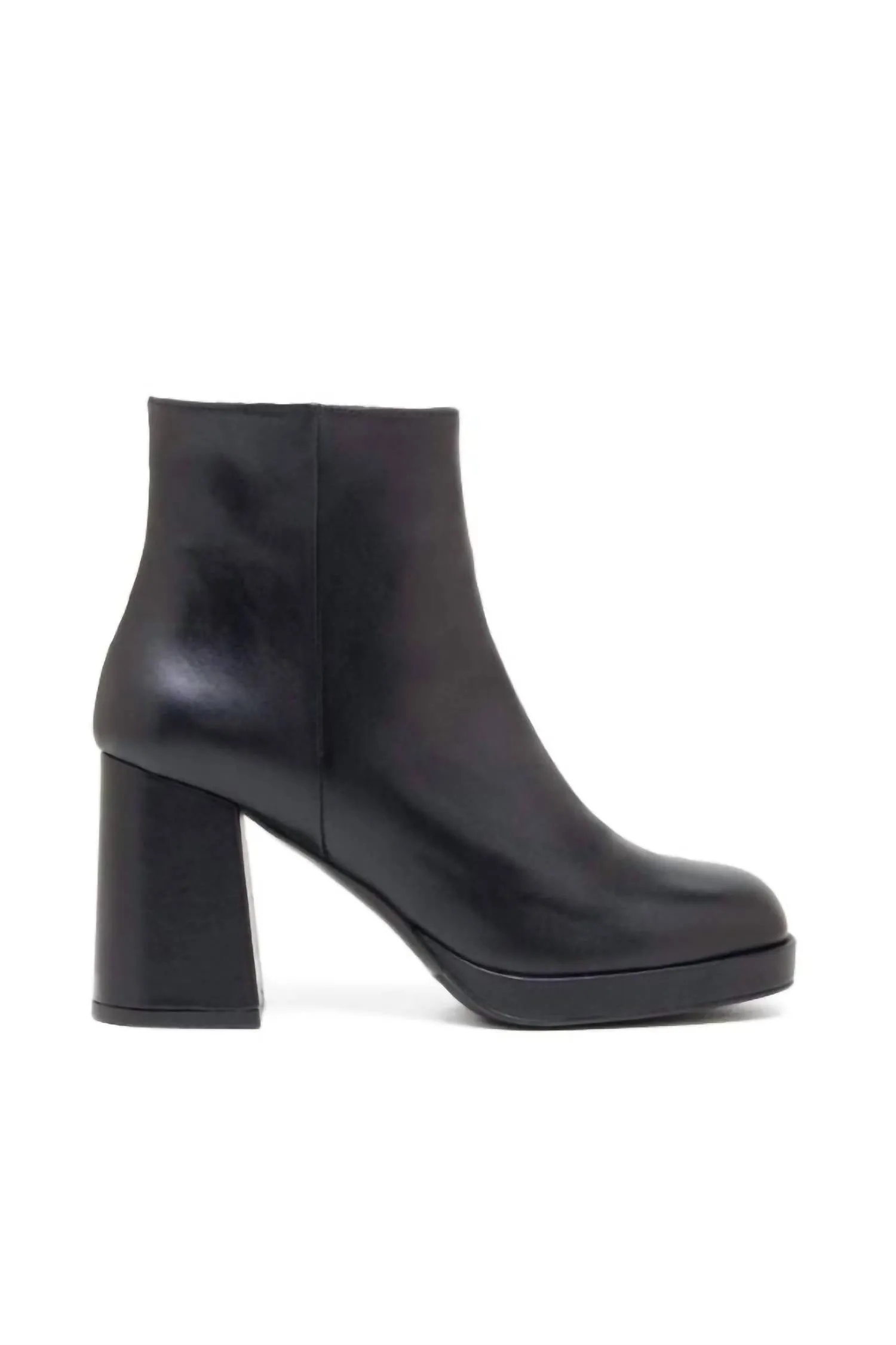 Women's Greta Ankle Boot In Black