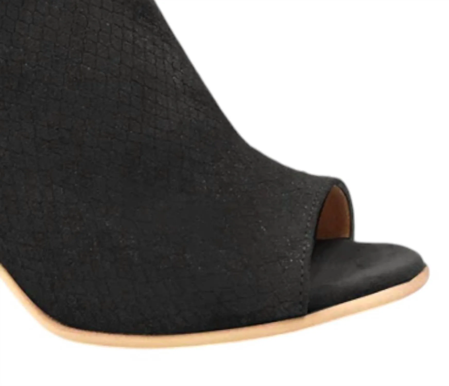 Women's Gwen Peep Toe Bootie In Black