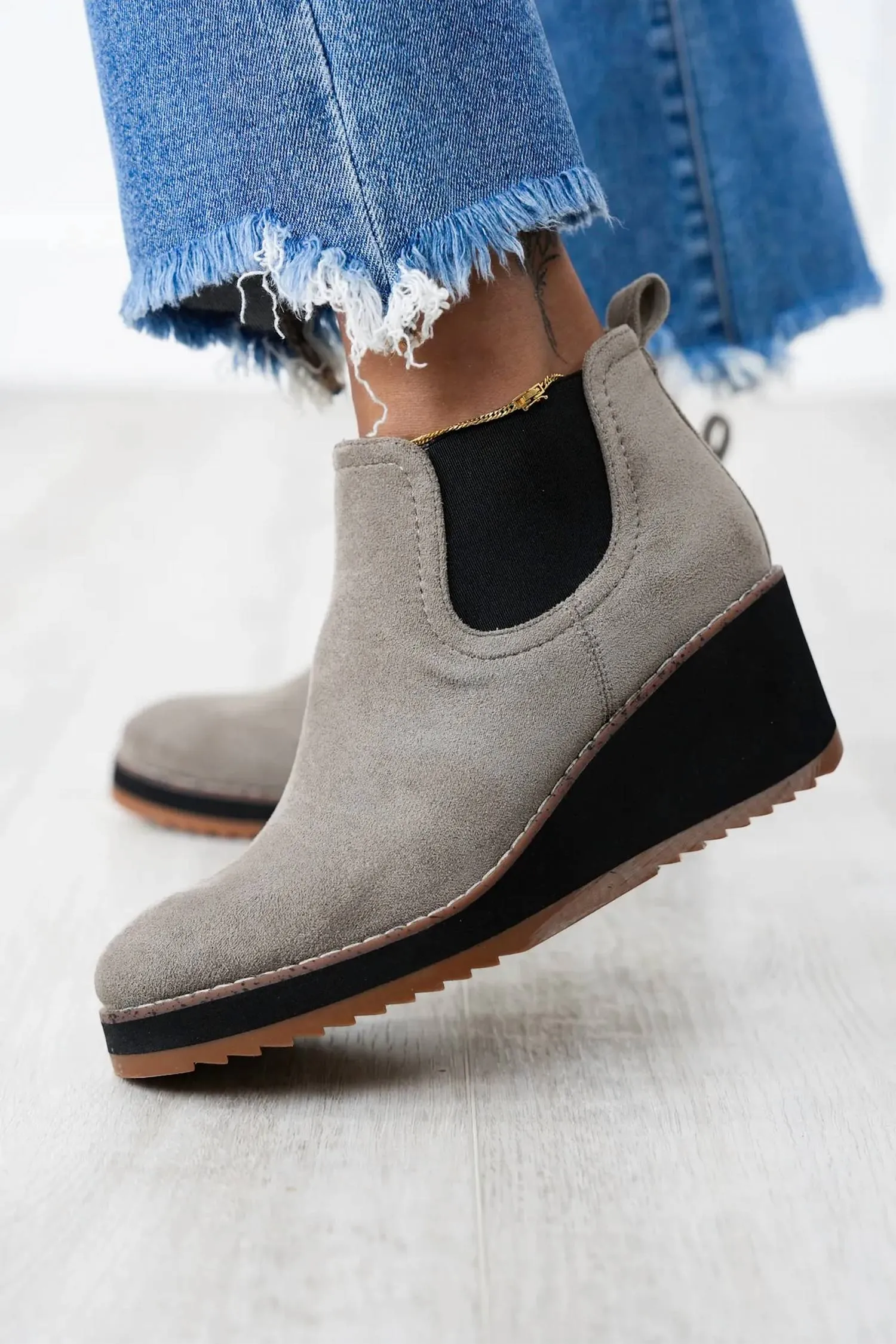 Women's Love You A Latte Boot In Grey Suede