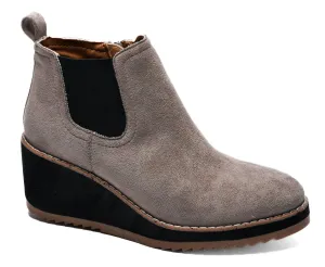 Women's Love You A Latte Boot In Grey Suede