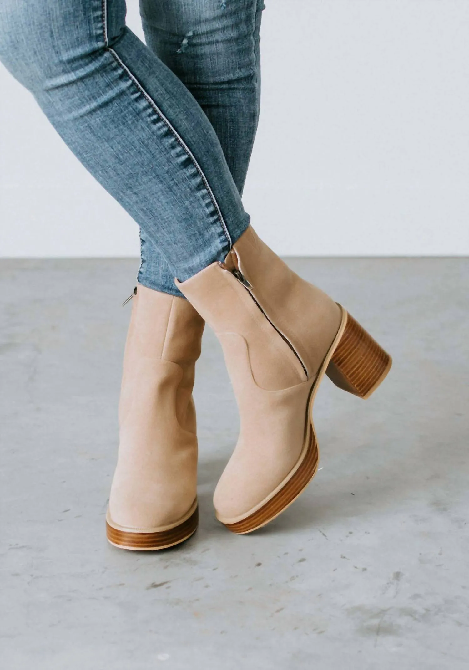 Women's Luca Block Heel Bootie In Khaki