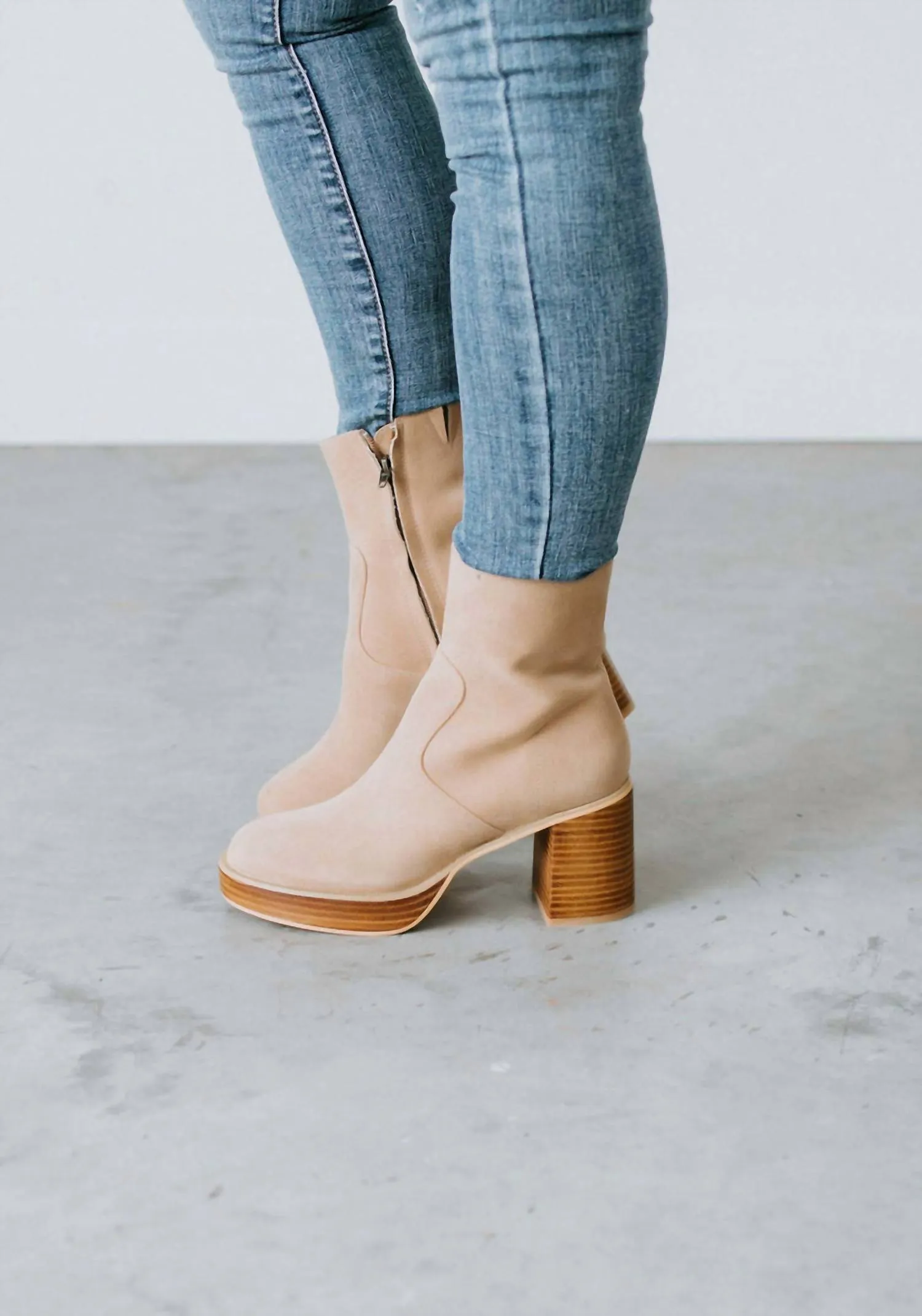 Women's Luca Block Heel Bootie In Khaki
