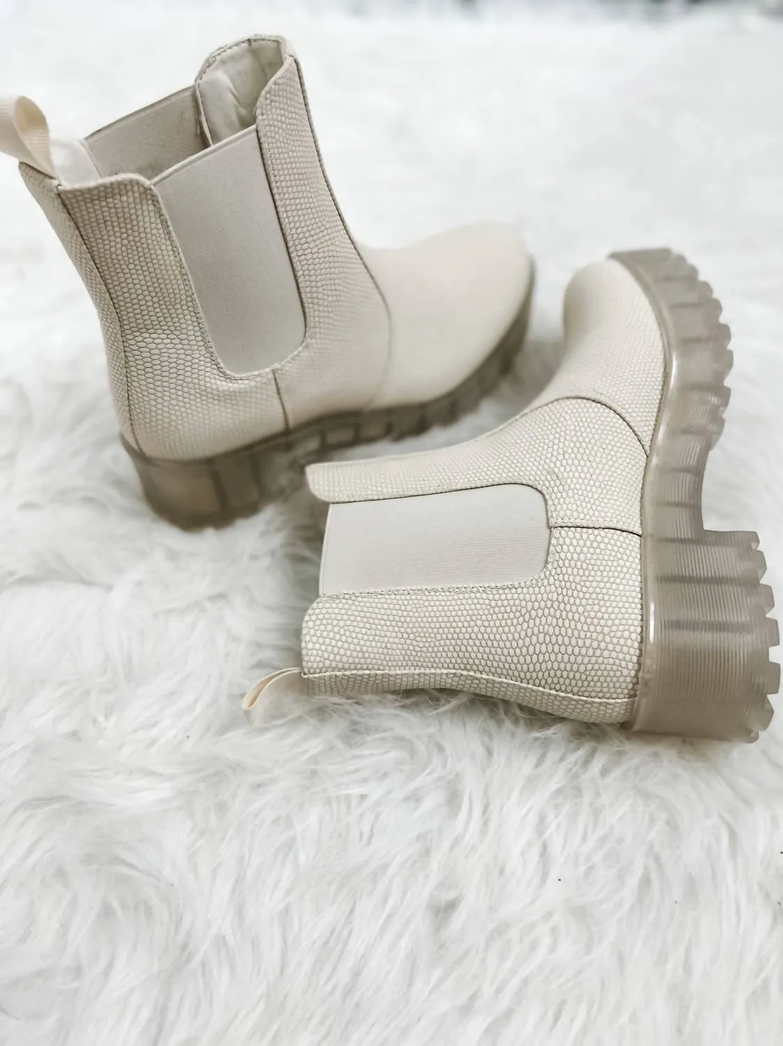 Women's Margo Lizard Bootie In Natural