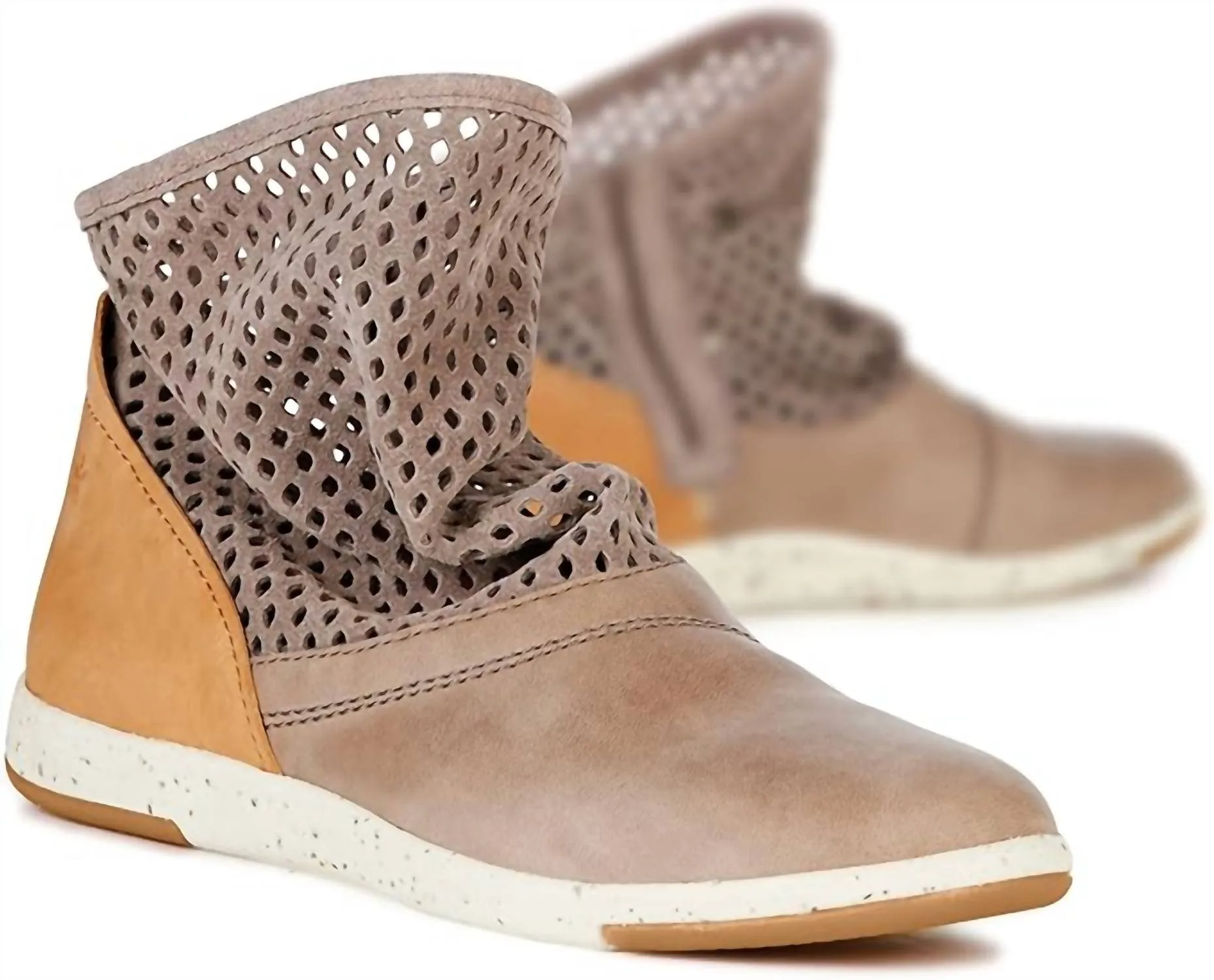 Women's Numeralla Ankle Boots In Sand