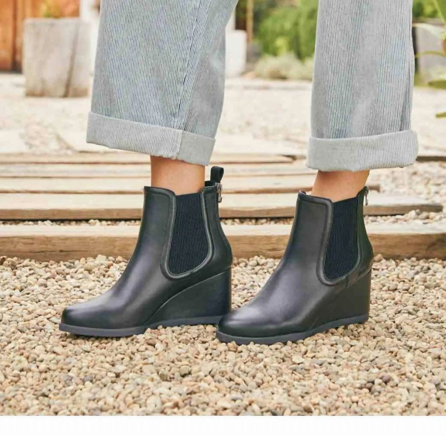 Women's Praline Wedge Boot In Black