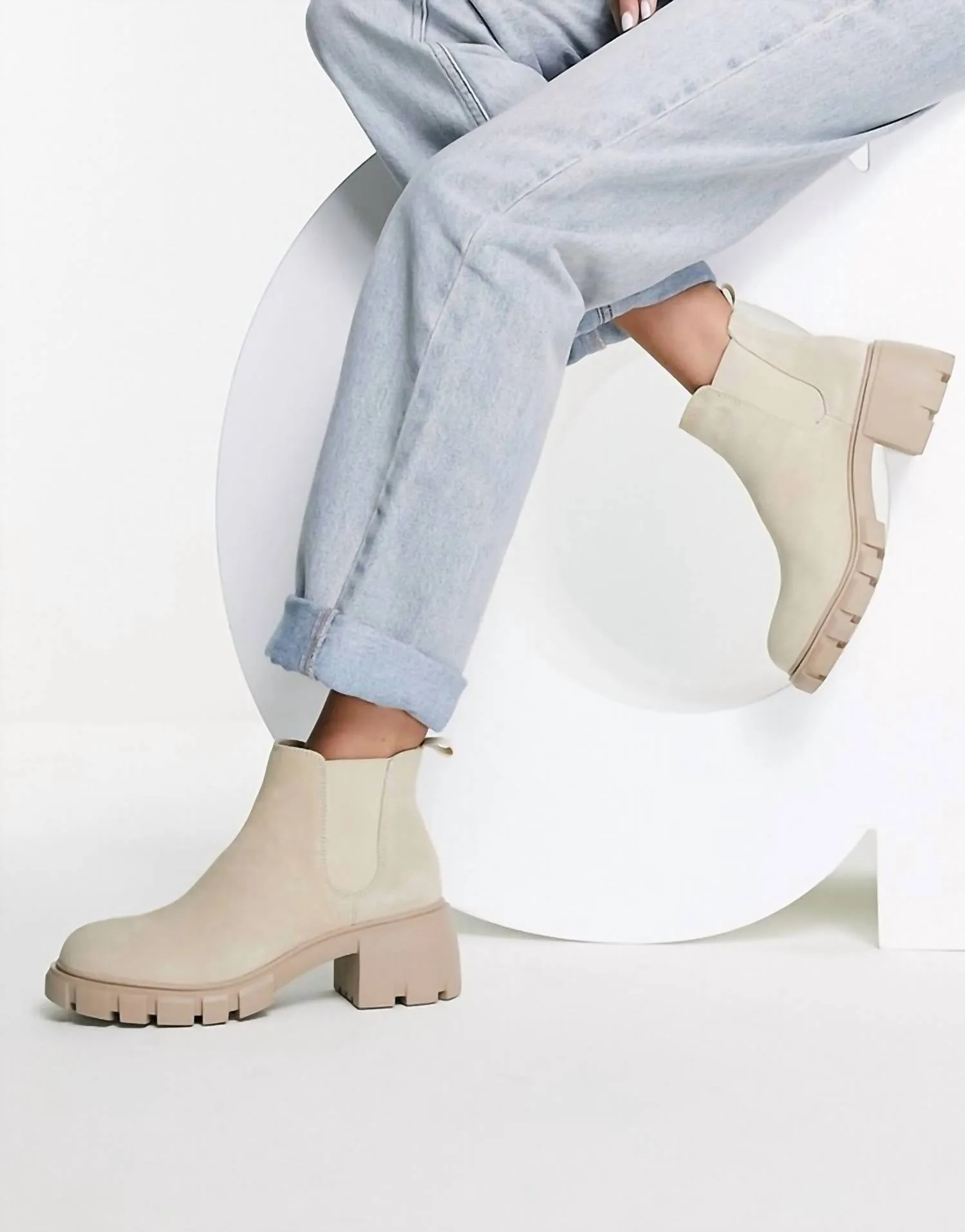 Women's Pull On Chunky Heeled Bootie In Taupe