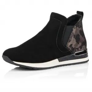 Women's R2570 Suede Bootie In Black/ Antique
