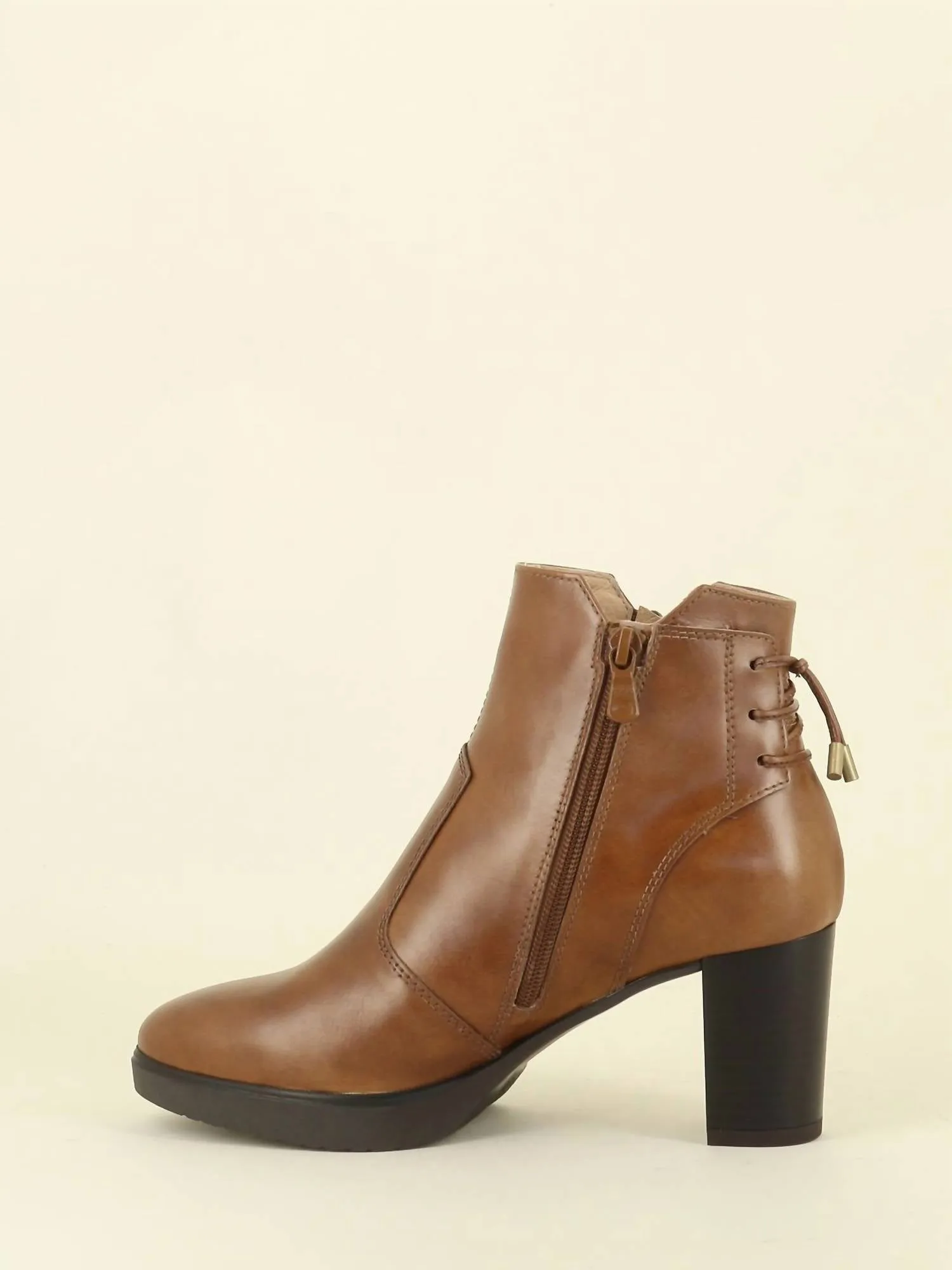 Women's Renegade Bootie In Cognac