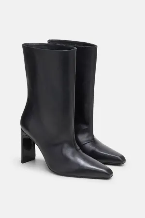 Women's Sleek Wide Short Boot In Black
