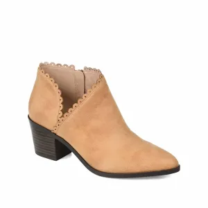 Women's Tessa Bootie - Medium In Tan