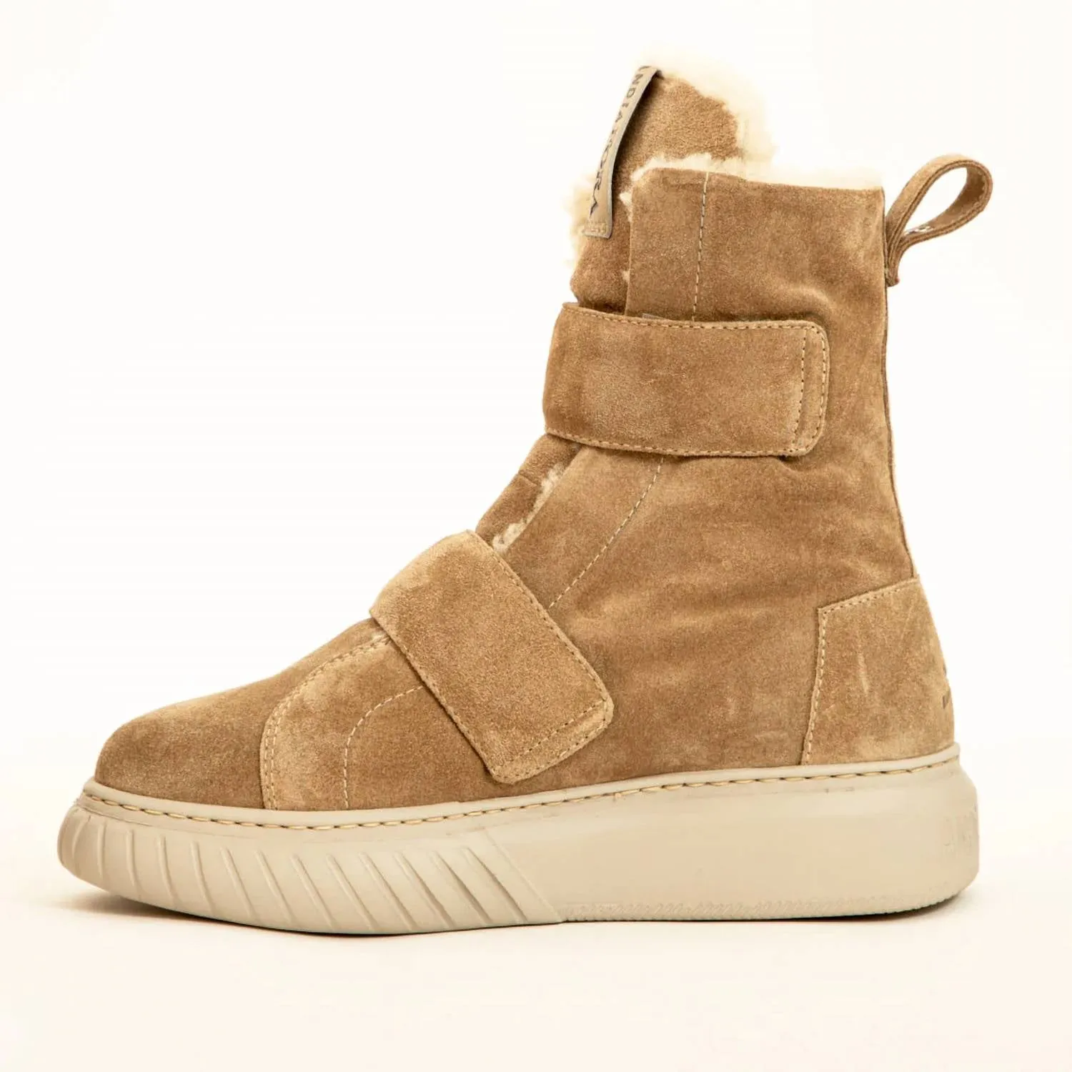 Women's Thalia Montane Shearling Boot In Beige
