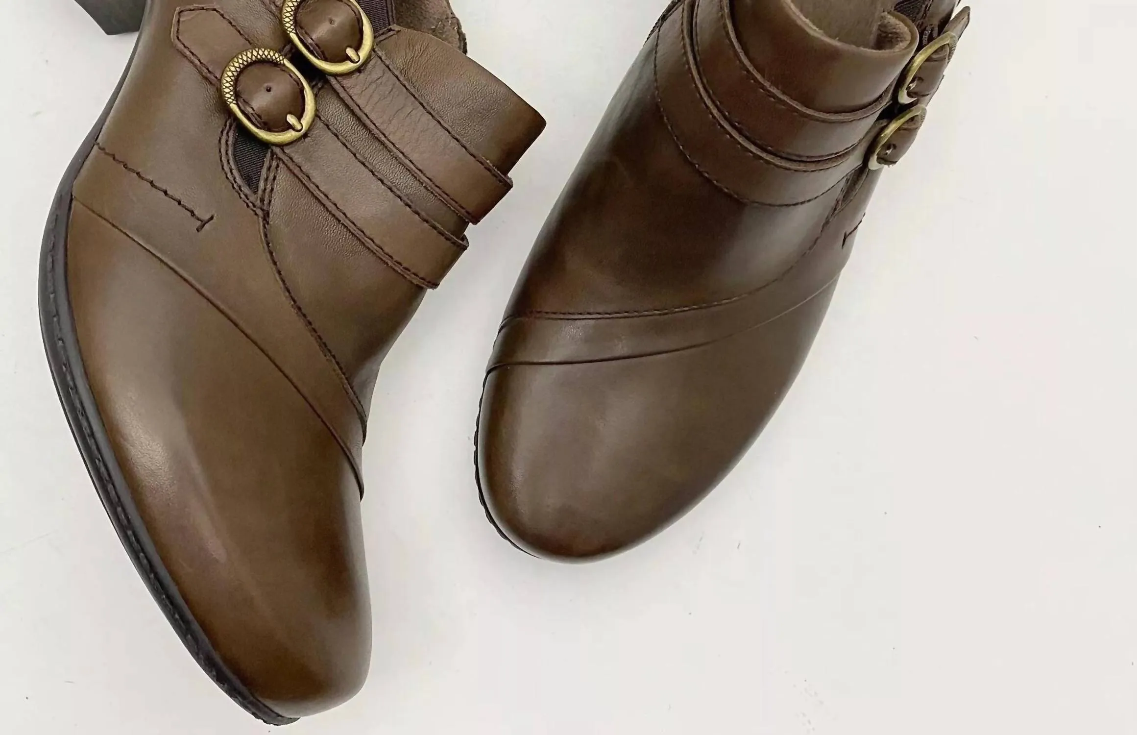 Women's Toronto Leather Bootie In Bark