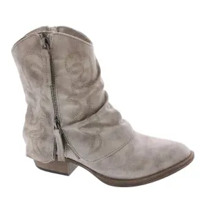 Women's Tranquil Short Boot In Cream