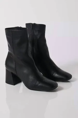 Women's Wisteria Ankle Boots In Black