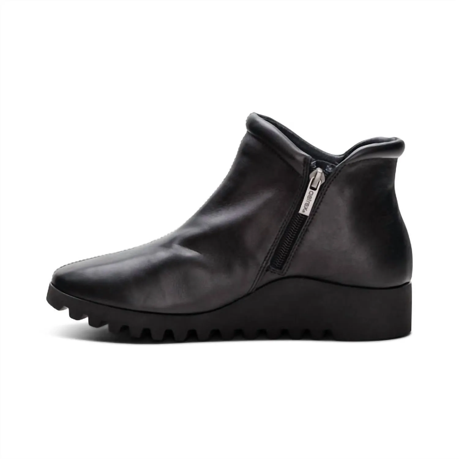 Women's Zoey Slip On Boot In Black Nubuck